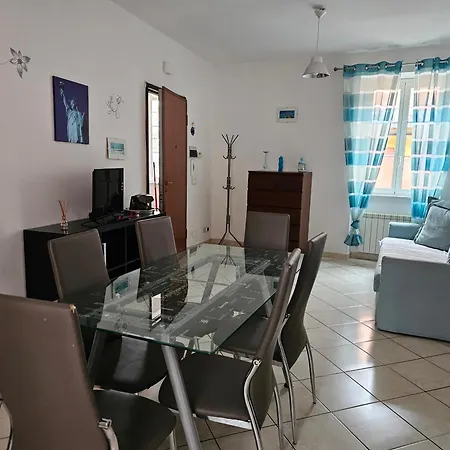 Casa Alessio, Luminosa, Centrale, Ad Un Passo Dal Mare דירה