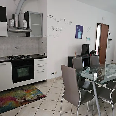 شقة Casa Alessio, Luminosa, Centrale, Ad Un Passo Dal Mare فاراتسي