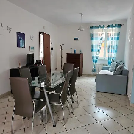 Casa Alessio, Luminosa, Centrale, Ad Un Passo Dal Mare Varazze